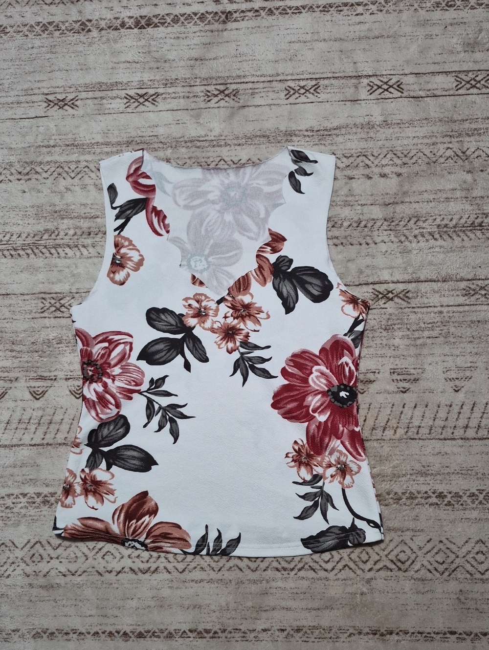 Source Unknown White Floral Tank Top with Red & Black Blooms